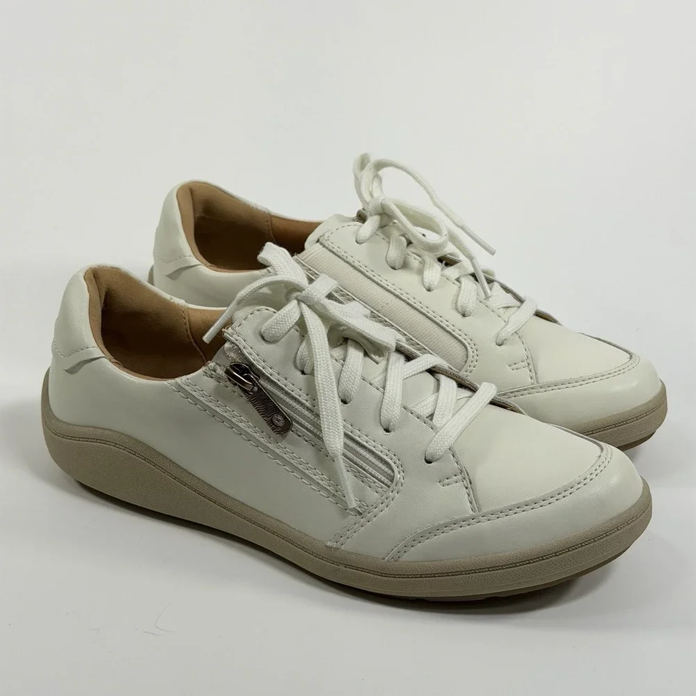 Clarks Size-8.5M Women's Bryianne Bayla Round Toe Off White Leather Sneakers